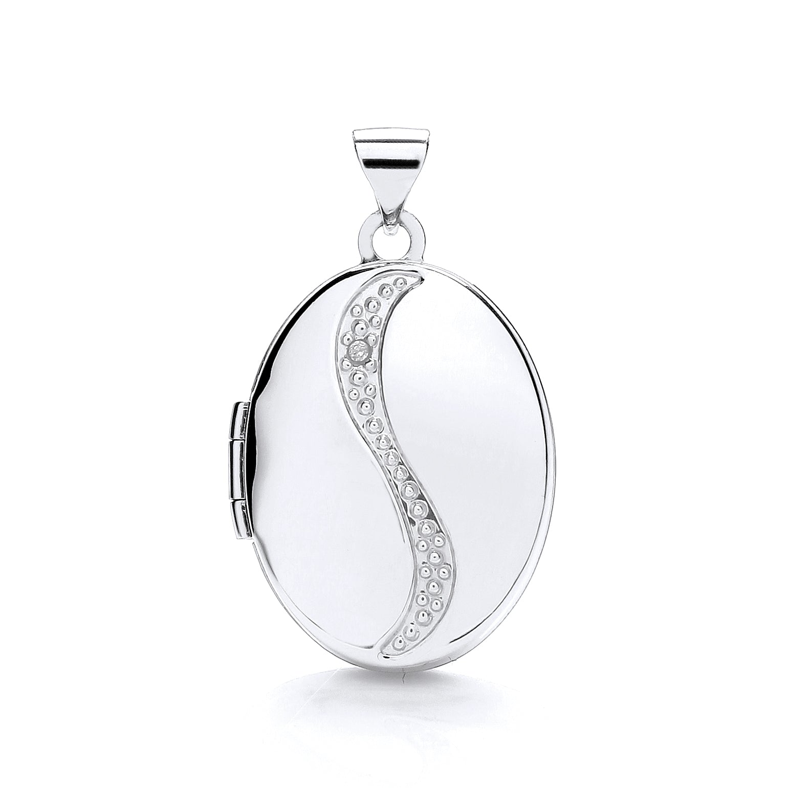 W/G Oval Shaped Locket with Diamond